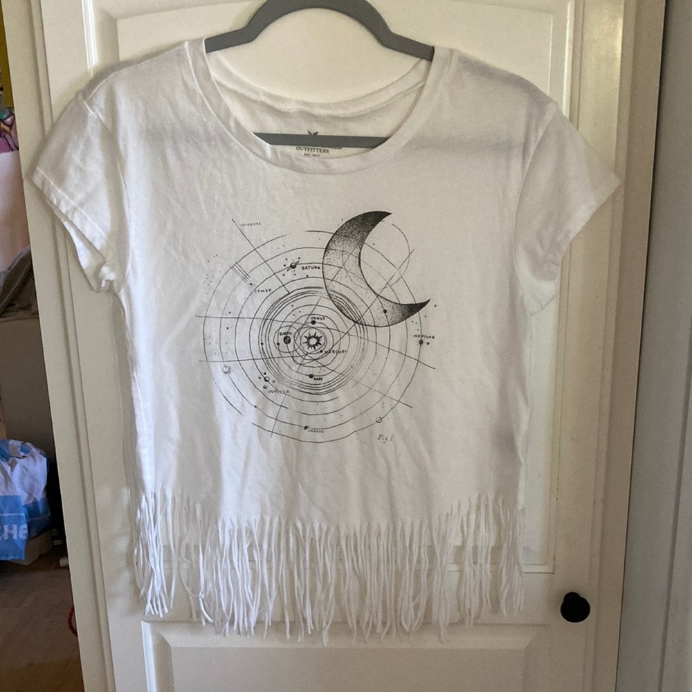 American Eagle Outfitters White Fringe T-shirt of the planets Small